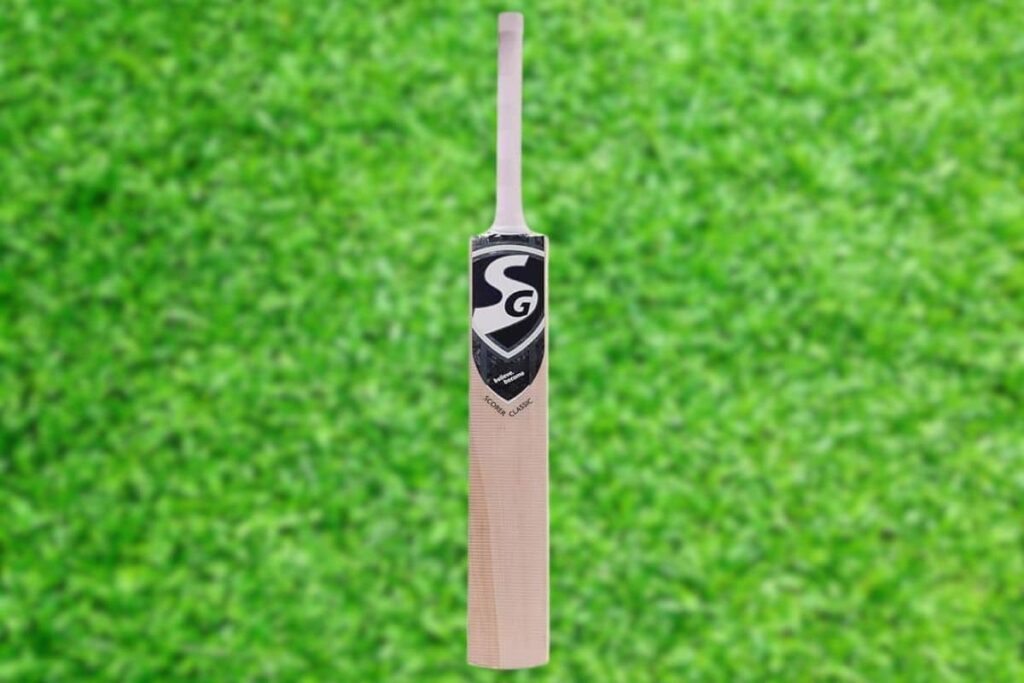 SG Scorer classic is displayed against a grass background.