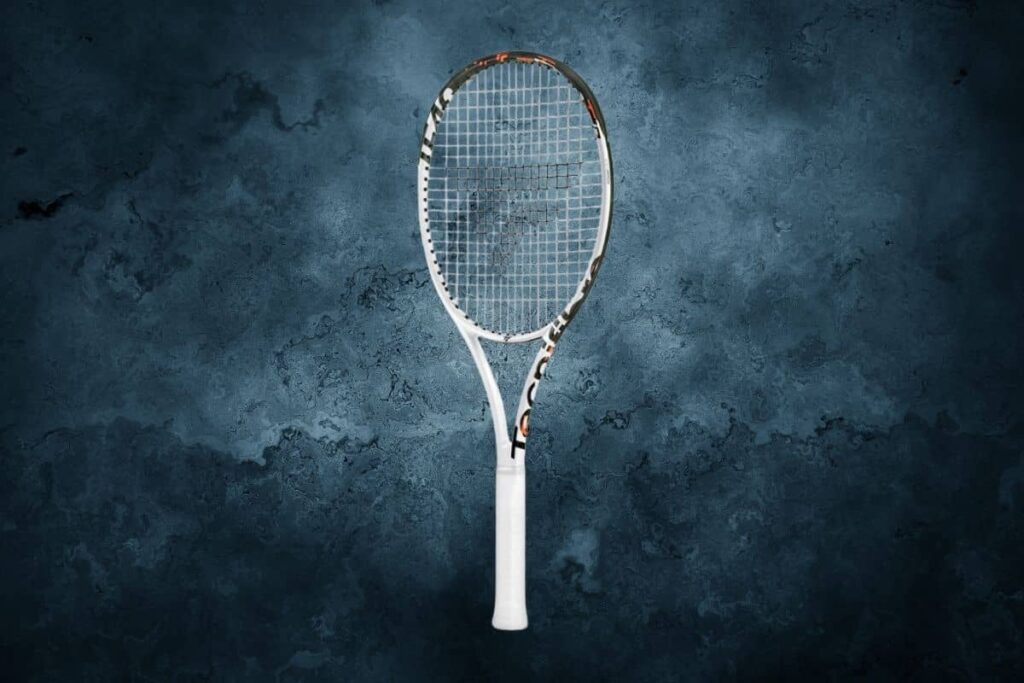 Tecnifibre T40 305 with an abstract background.